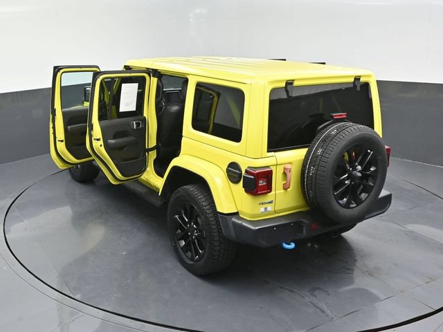 Used 2023 Jeep Wrangler Unlimited Sahara w/ Cold Weather Group AWD/4WD image 23