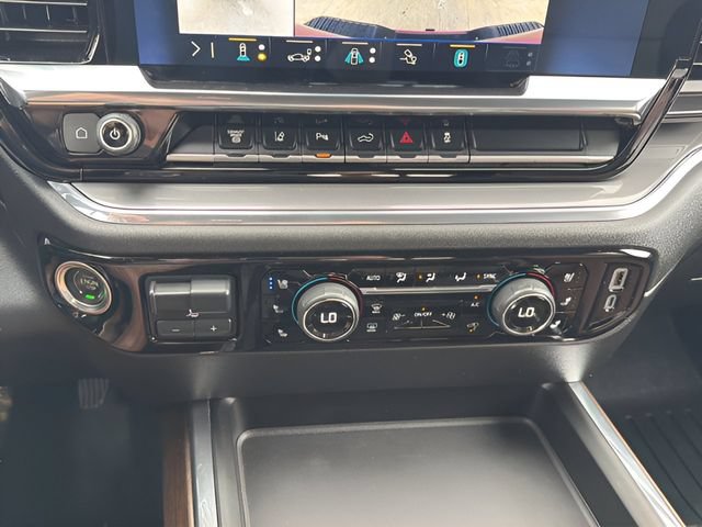 Used 2024 Chevrolet Silverado 3500 High Country AWD/4WD image 28