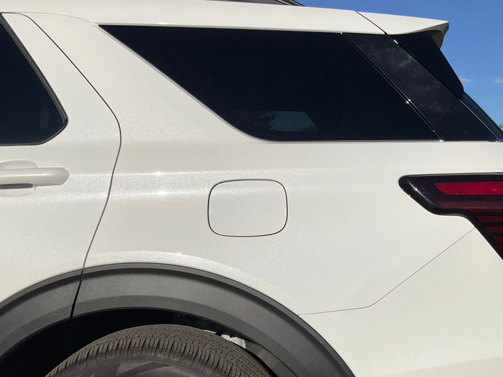 Certified 2025 Ford Explorer ST-Line w/ Premium Package image 21