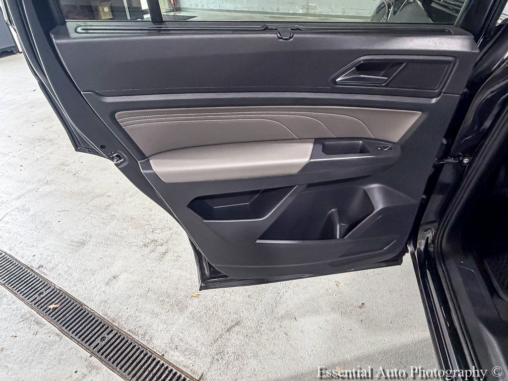 Used 2021 Volkswagen Atlas SEL R-Line w/ MDO Package (Bench Seat) AWD/4WD image 21