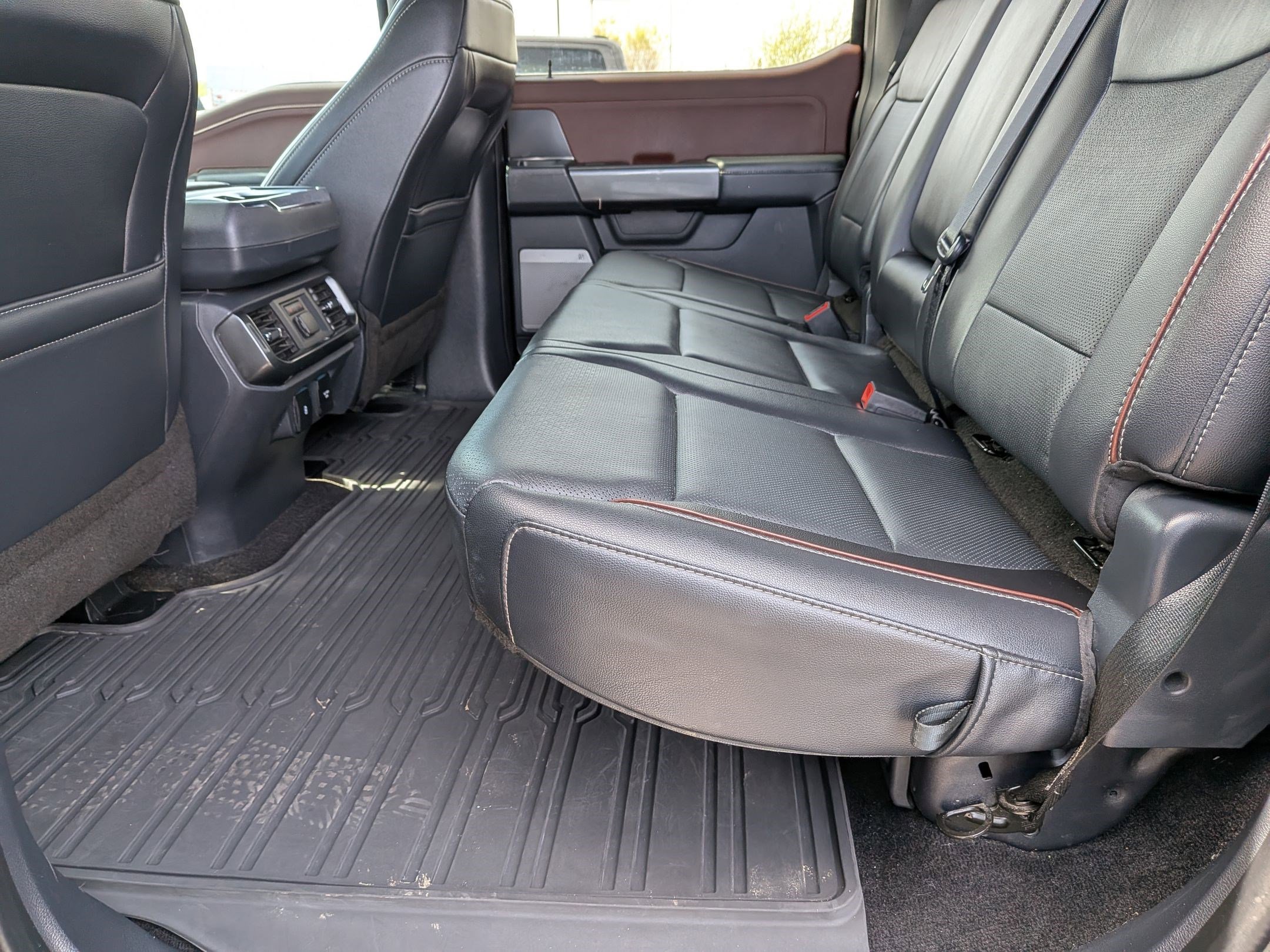 Certified 2021 Ford F150 Lariat w/ Equipment Group 502A High image 30