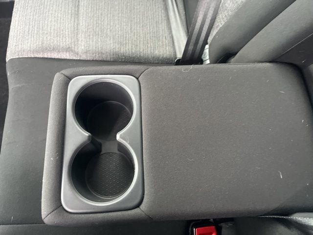 Used 2022 Nissan Rogue SV image 16