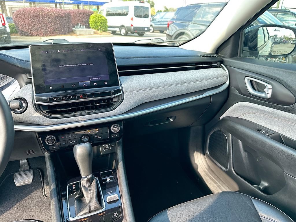 Used 2022 Jeep Compass Latitude image 20