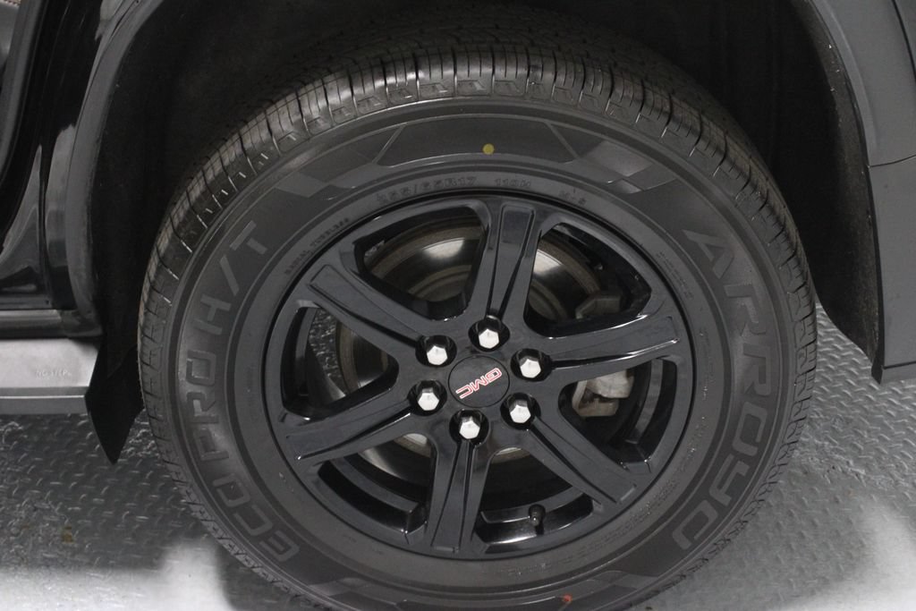 Used 2023 GMC Acadia AT4 w/ Technology Package AWD/4WD image 20
