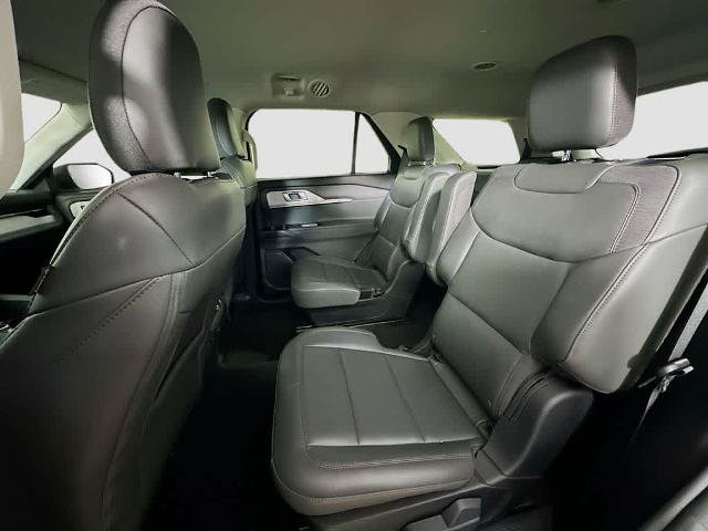 Certified 2025 Ford Explorer Active w/ Active Comfort Package RWD image 13