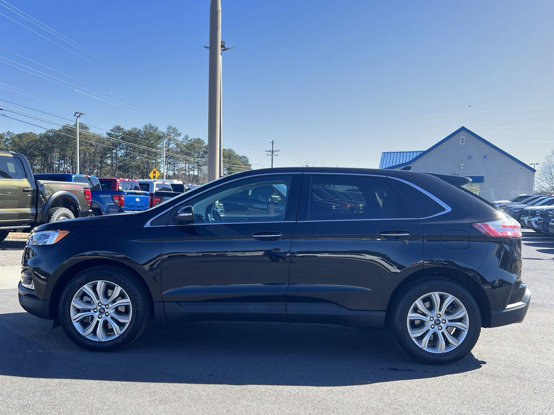 Certified 2022 Ford Edge Titanium w/ Equipment Group 301A image 6