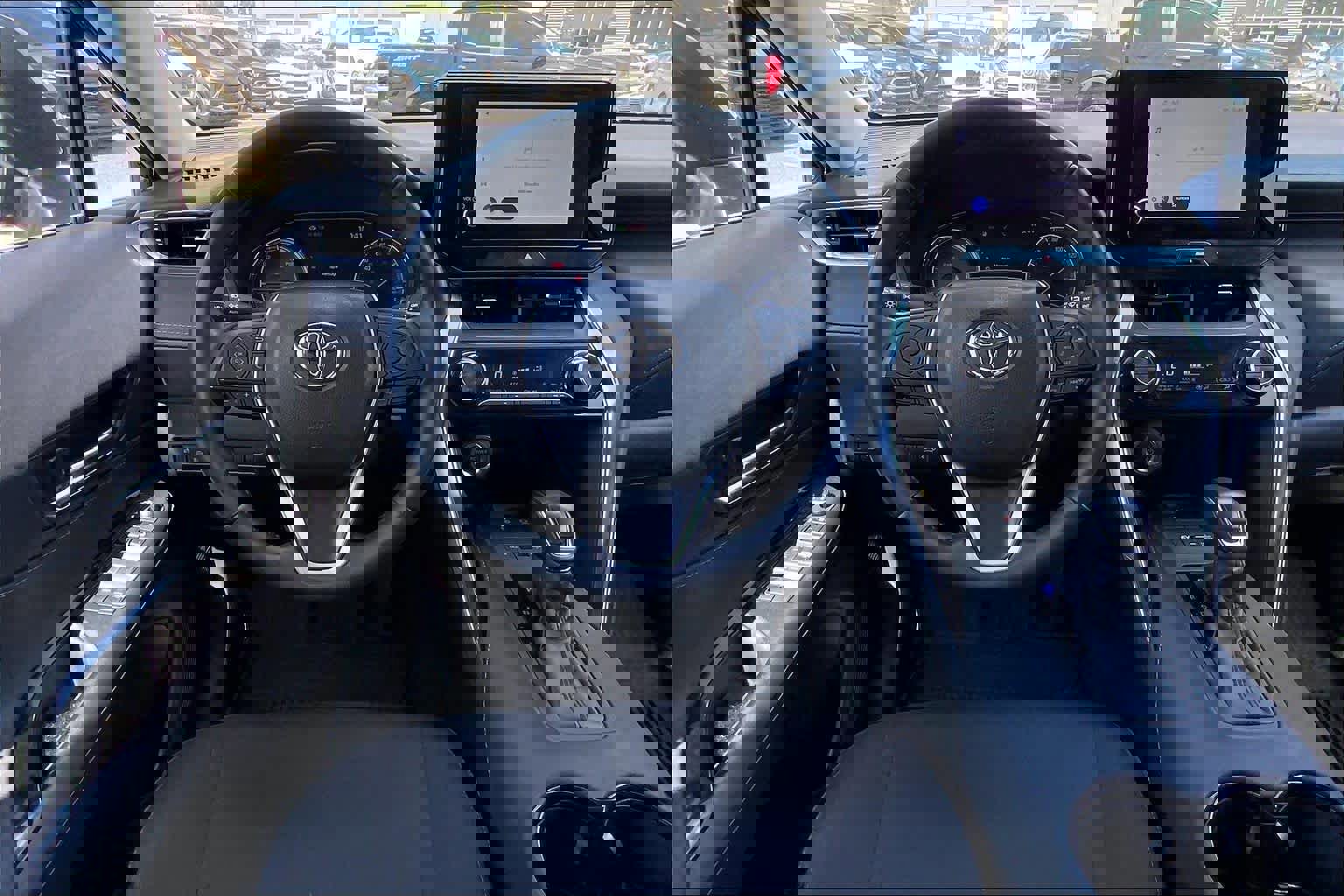 Used 2024 Toyota Venza LE AWD/4WD image 8