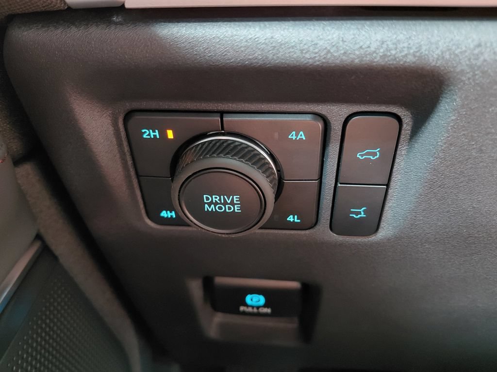 Certified 2025 Ford Expedition Active AWD/4WD image 40