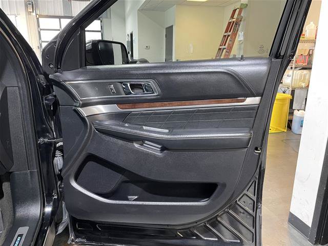 Certified 2018 Ford Explorer Platinum AWD/4WD image 21