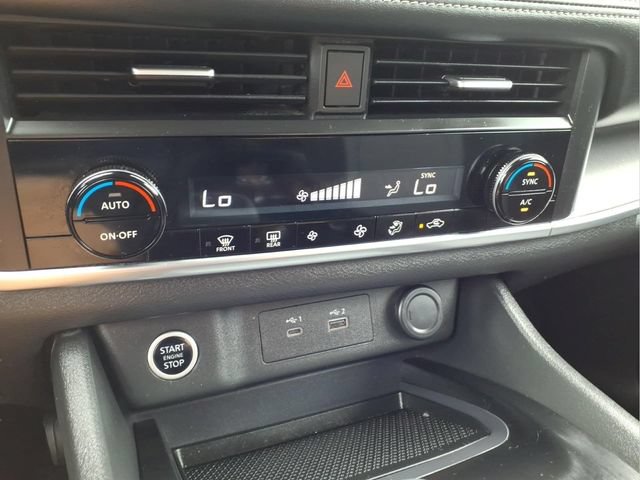 Used 2023 Nissan Rogue SV AWD/4WD image 21