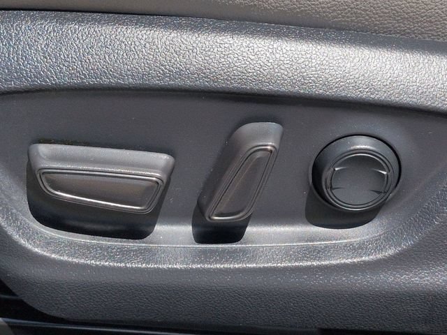 Used 2022 Toyota Camry XSE FWD image 18