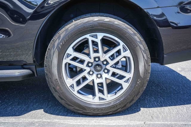 Certified 2025 Ford Expedition Active AWD/4WD image 11