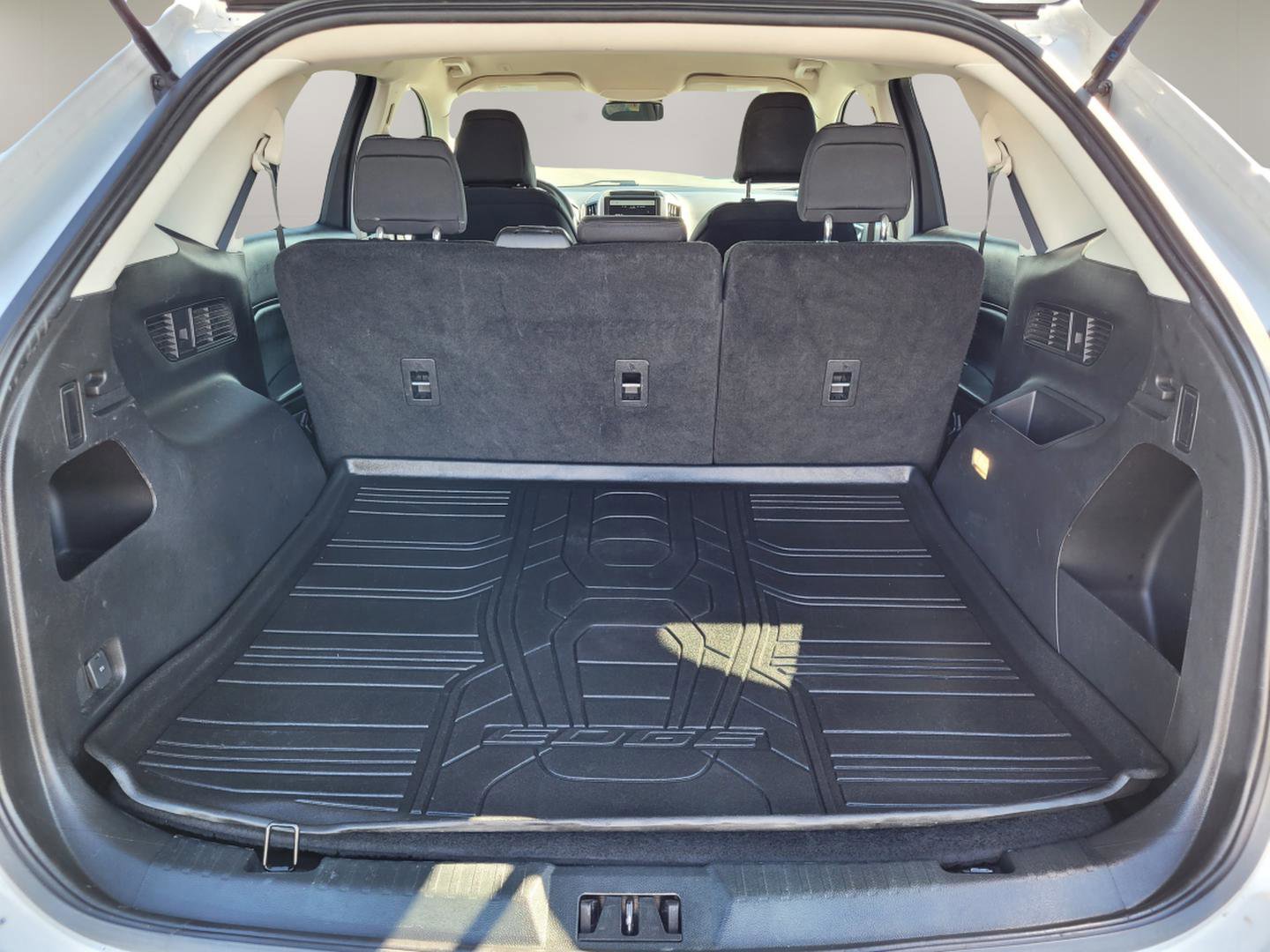 Certified 2024 Ford Edge SE w/ Cargo Accessory Package image 25