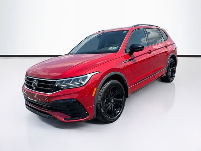 Used 2024 Volkswagen Tiguan SE R-Line AWD/4WD image 4