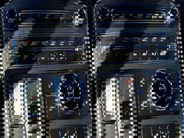 Used 2023 Hyundai Santa Fe SEL image 16