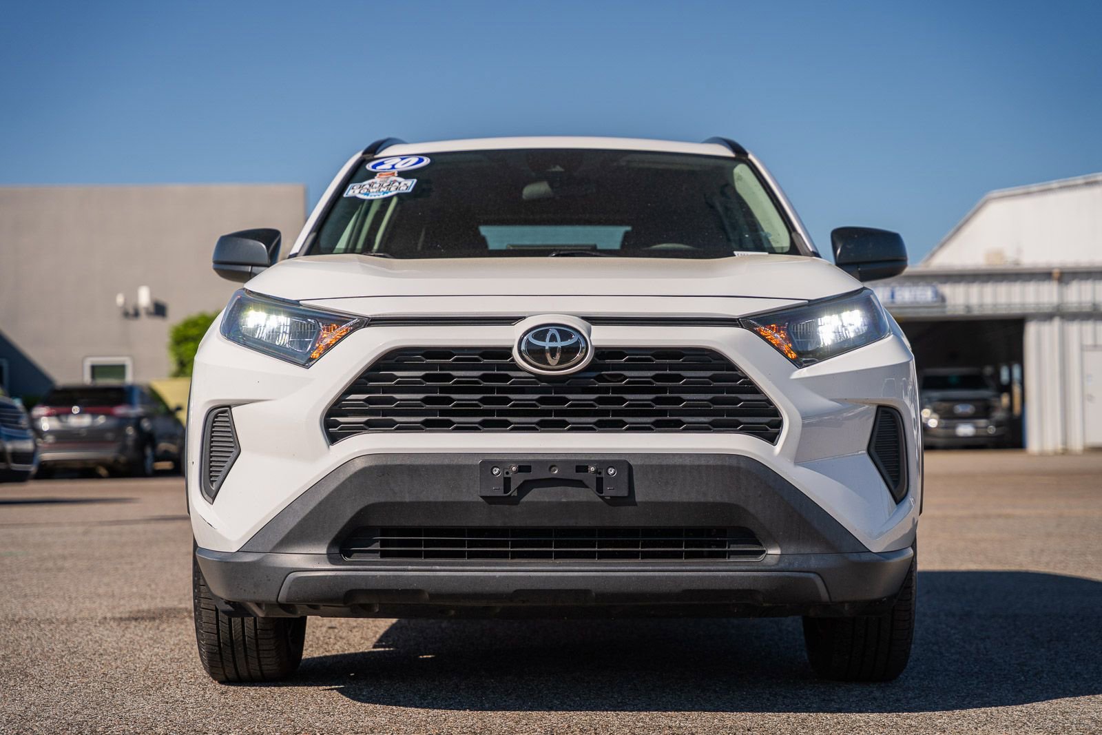 Used 2020 Toyota RAV4 LE FWD image 2