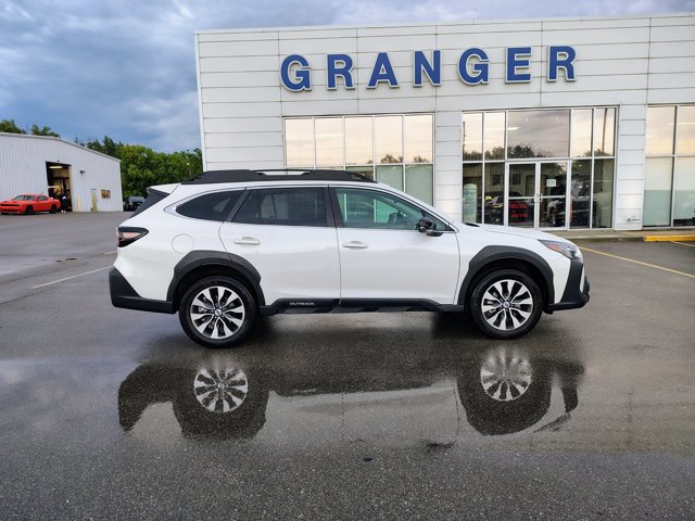 Used 2024 Subaru Outback Limited AWD/4WD image 6