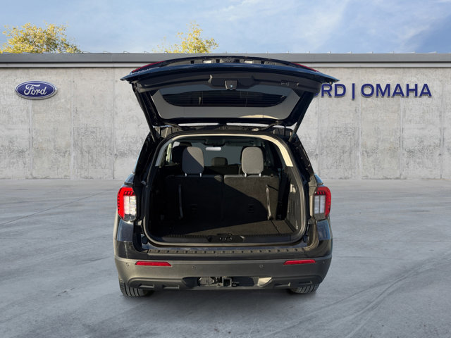 Certified 2025 Ford Explorer Active AWD/4WD image 16