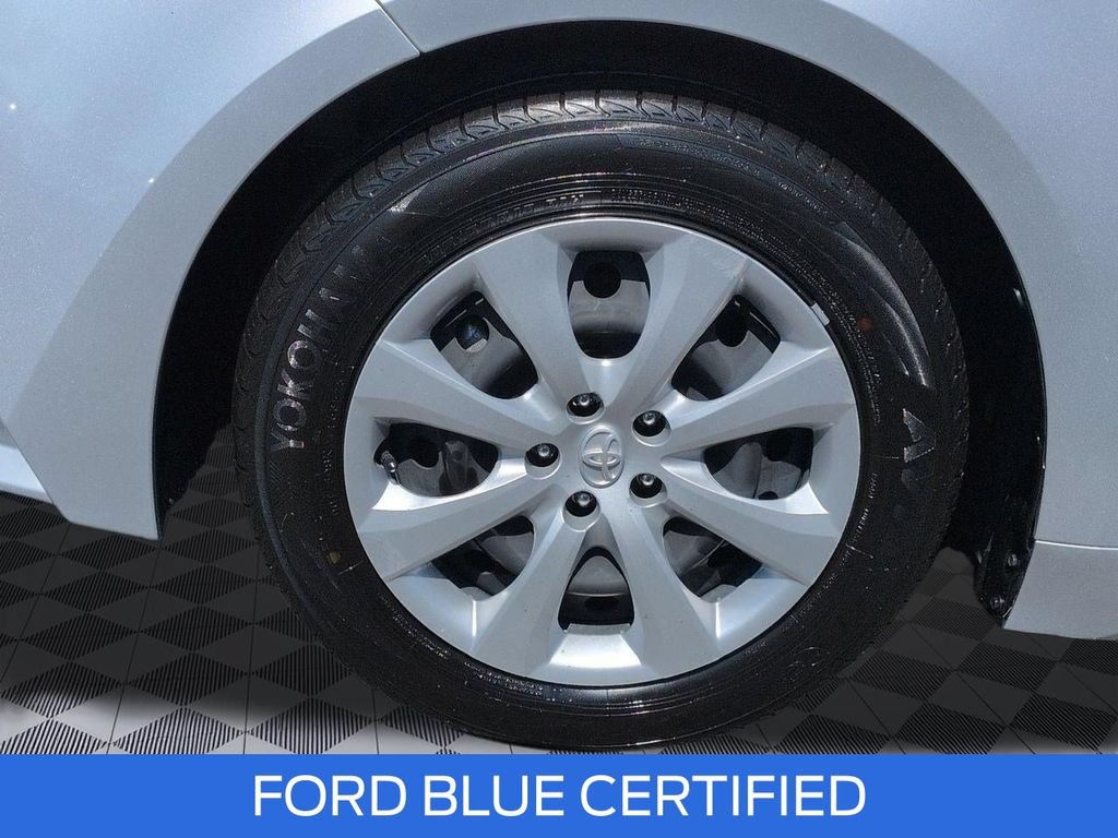 Used 2024 Toyota Corolla LE FWD image 32