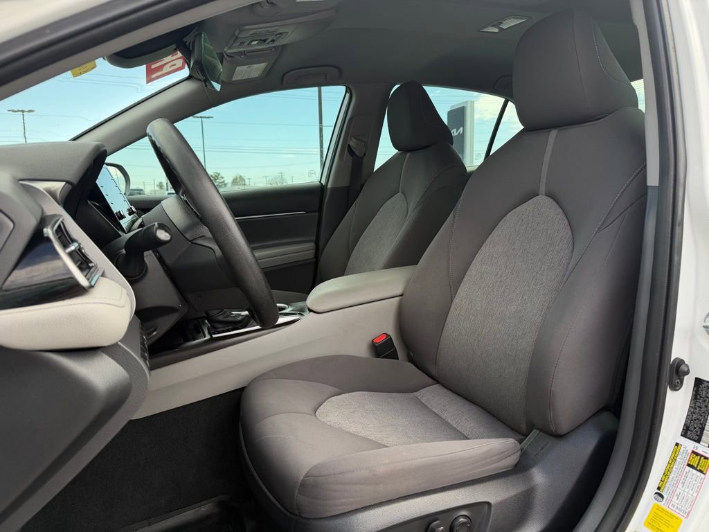 Used 2023 Toyota Camry LE image 10