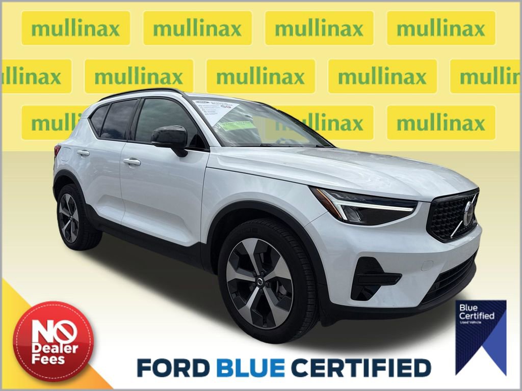 Used 2024 Volvo XC40 B5 Core video 1