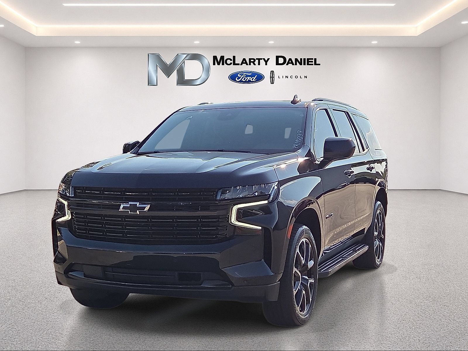 Used 2023 Chevrolet Tahoe RST AWD/4WD image 2