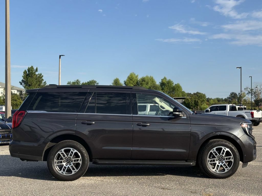 Certified 2025 Ford Expedition Active AWD/4WD image 3