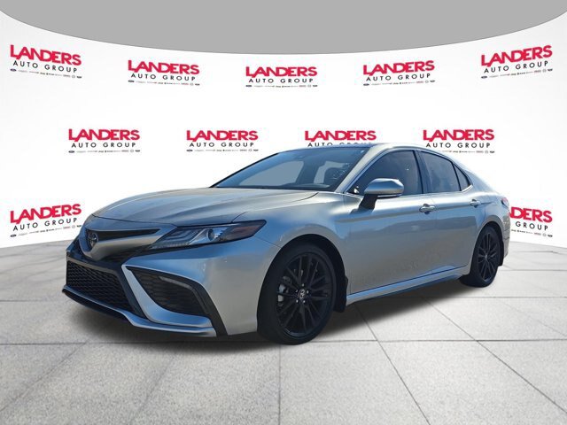 Used 2023 Toyota Camry XSE FWD image 7