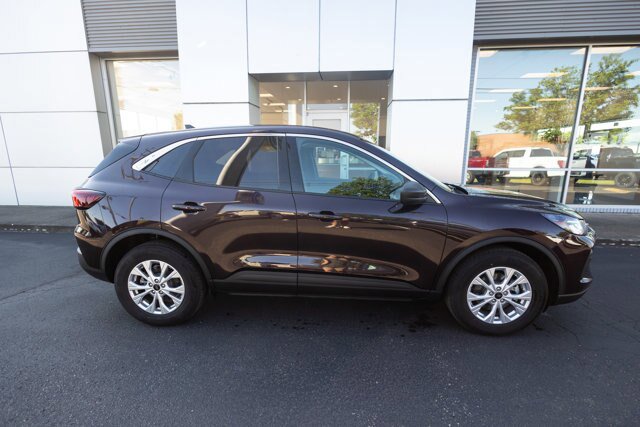 Certified 2023 Ford Escape Active w/ Tech Pack #1 AWD/4WD image 2