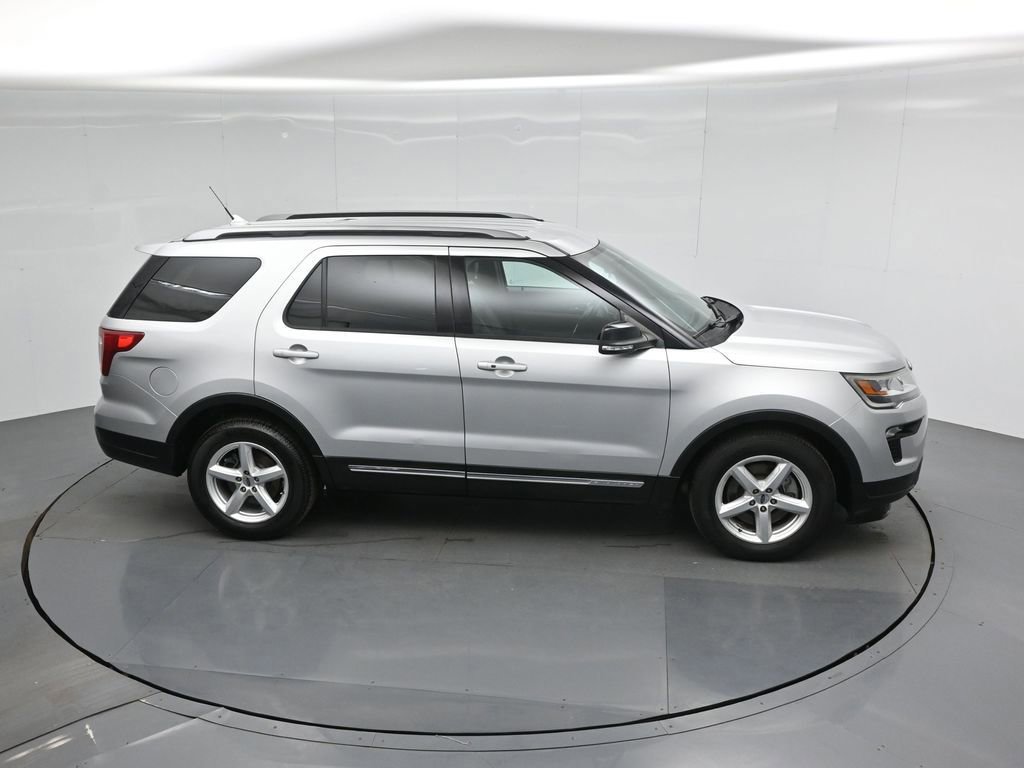 Certified 2018 Ford Explorer XLT w/ Equipment Group 202A image 15