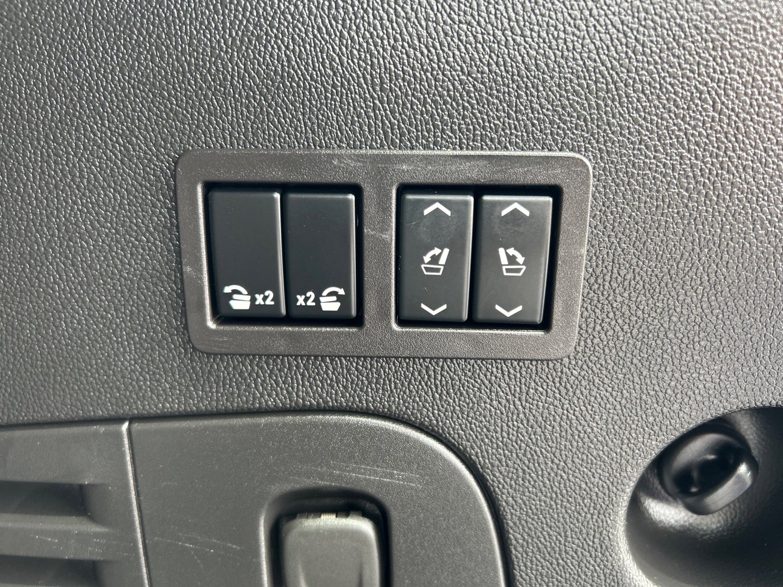 Used 2018 Chevrolet Tahoe LT AWD/4WD image 18