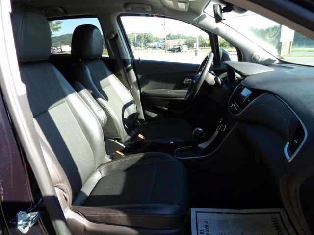Used 2021 Chevrolet Trax LT w/ Driver Confidence Package FWD image 14