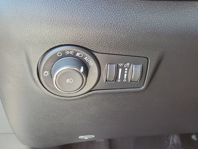 Used 2024 Jeep Compass Latitude AWD/4WD image 13