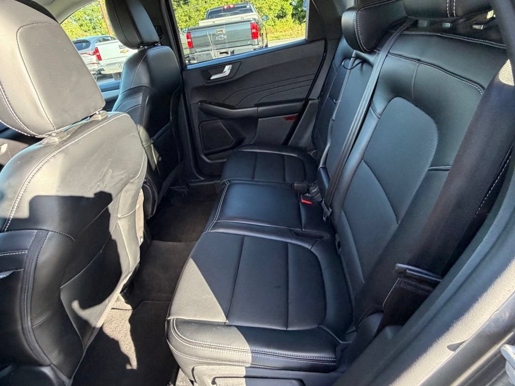 Certified 2025 Ford Escape Platinum AWD/4WD image 47