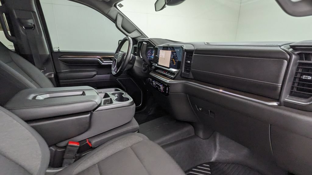 Used 2024 Chevrolet Silverado 1500 RST w/ Z71 Off-Road Package AWD/4WD image 37