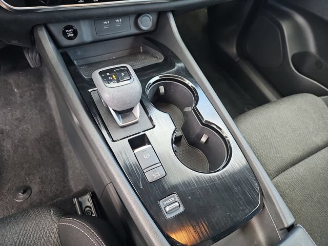Used 2024 Nissan Rogue SV FWD image 30