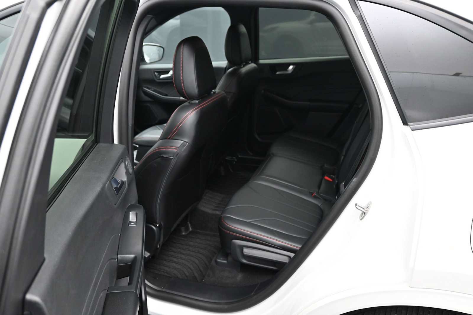 Certified 2025 Ford Escape ST-Line Elite w/ Premium Technology Package AWD/4WD image 30
