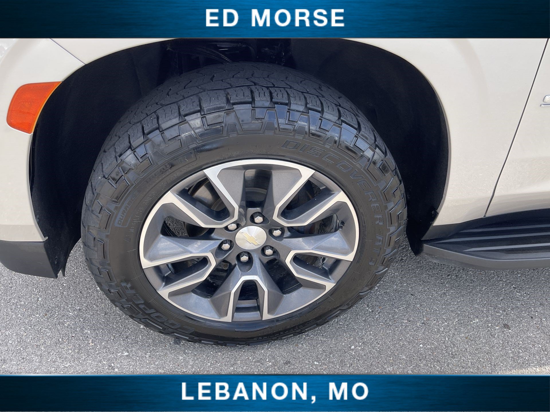 Used 2021 Chevrolet Suburban LT w/ LT Signature Plus Package AWD/4WD image 32