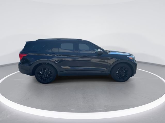 Certified 2023 Ford Explorer XLT w/ Equipment Group 202A RWD image 8