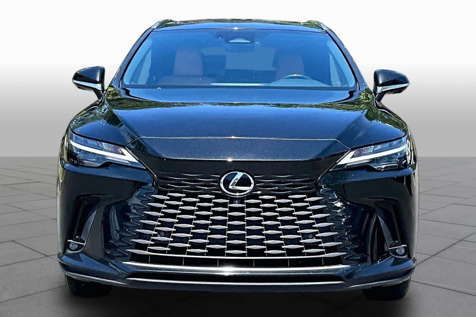 Used 2023 Lexus RX 350 Premium Plus w/ Cold Area Package FWD image 4