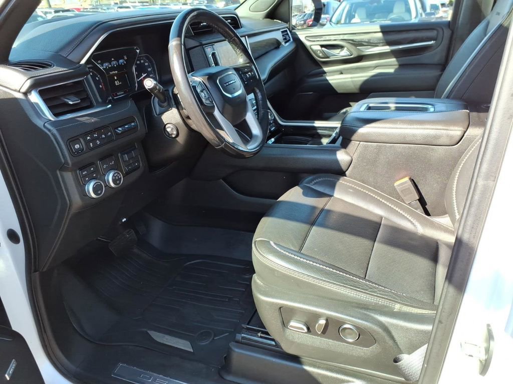 Used 2021 GMC Yukon XL Denali w/ Denali Ultimate Package AWD/4WD image 10