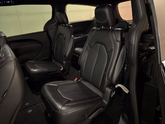 Used 2025 Chrysler Pacifica Select FWD image 31