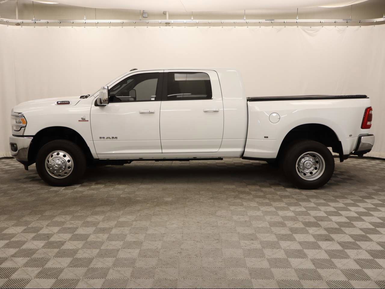 Used 2024 RAM 3500 Laramie image 3