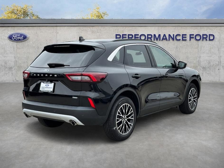 Certified 2023 Ford Escape SE FWD image 7