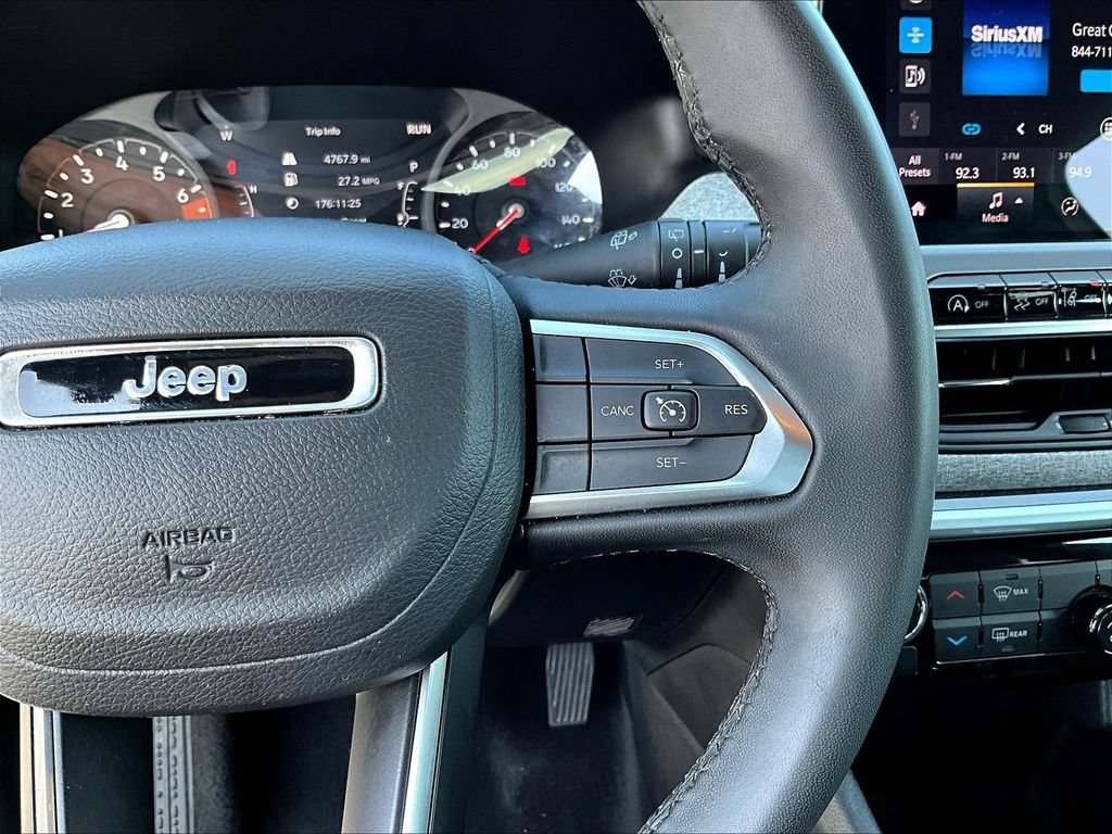 Used 2024 Jeep Compass Latitude AWD/4WD image 12