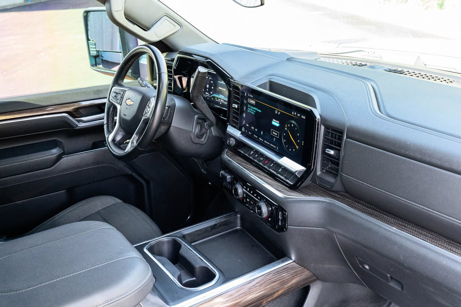 Used 2024 Chevrolet Silverado 2500 LT AWD/4WD image 13