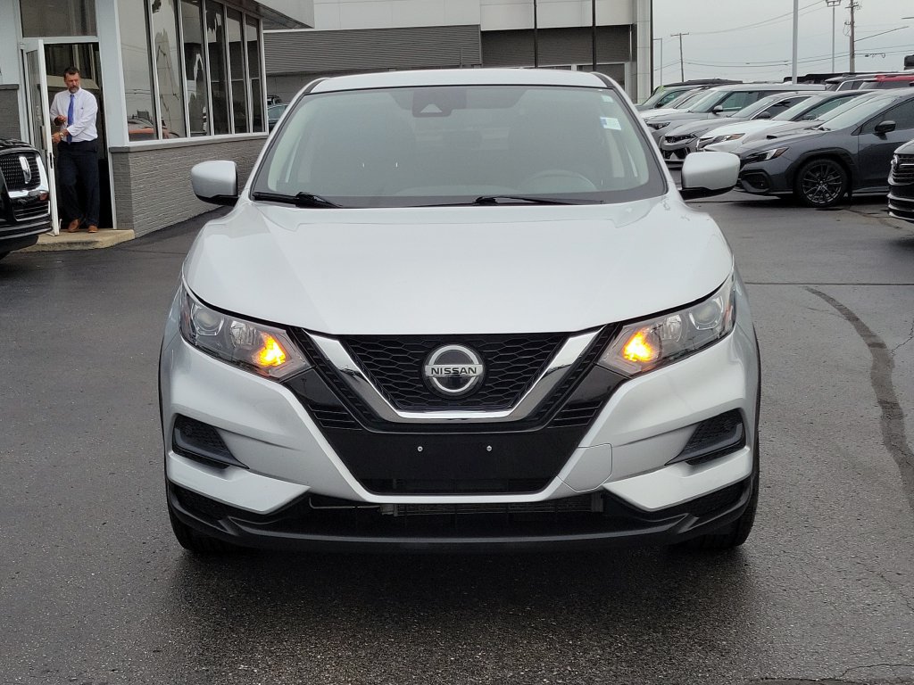 Used 2020 Nissan Rogue Sport S w/ Appearance Package AWD/4WD image 2
