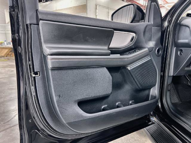 Certified 2025 Ford Expedition Active AWD/4WD image 16