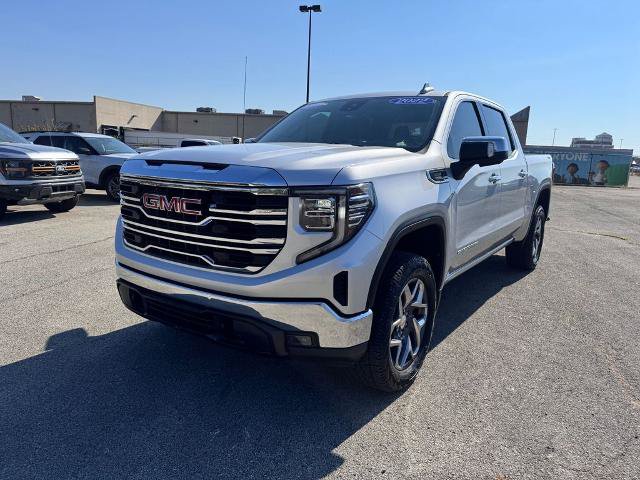 Used 2022 GMC Sierra 1500 SLT AWD/4WD image 3