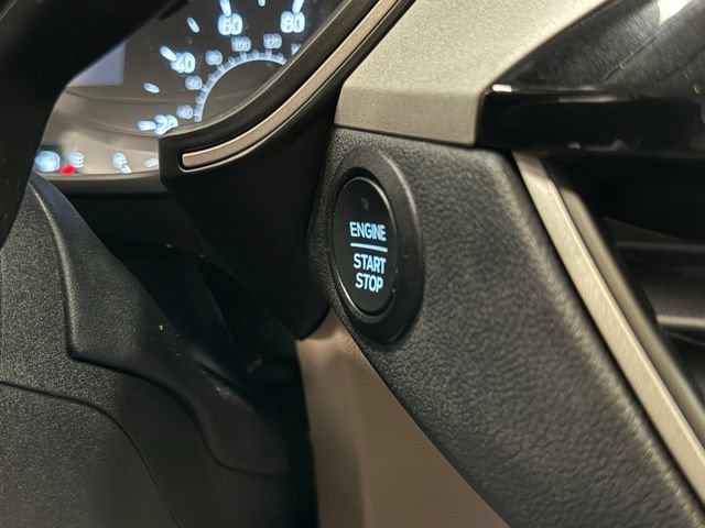 Certified 2022 Ford Escape SE w/ Cold Weather Package AWD/4WD image 17